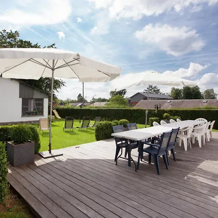 Σπίτι διακοπών Picturesque Holiday Home In Nassogne With Garden