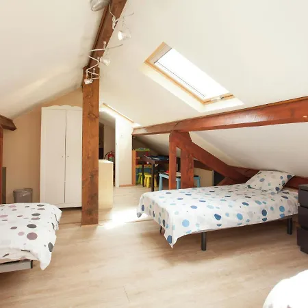Σπίτι διακοπών Picturesque Holiday Home In Nassogne With Garden *