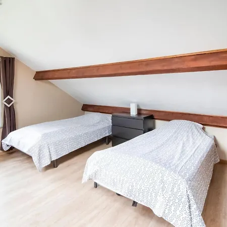 Σπίτι διακοπών Picturesque Holiday Home In Nassogne With Garden