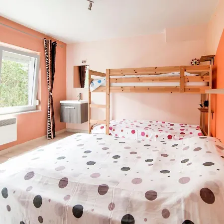 Picturesque Holiday Home In Nassogne With Garden Nyaraló Nassogne